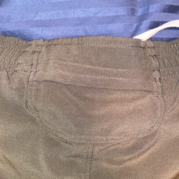 UA running shorts - Picture 3 of 6